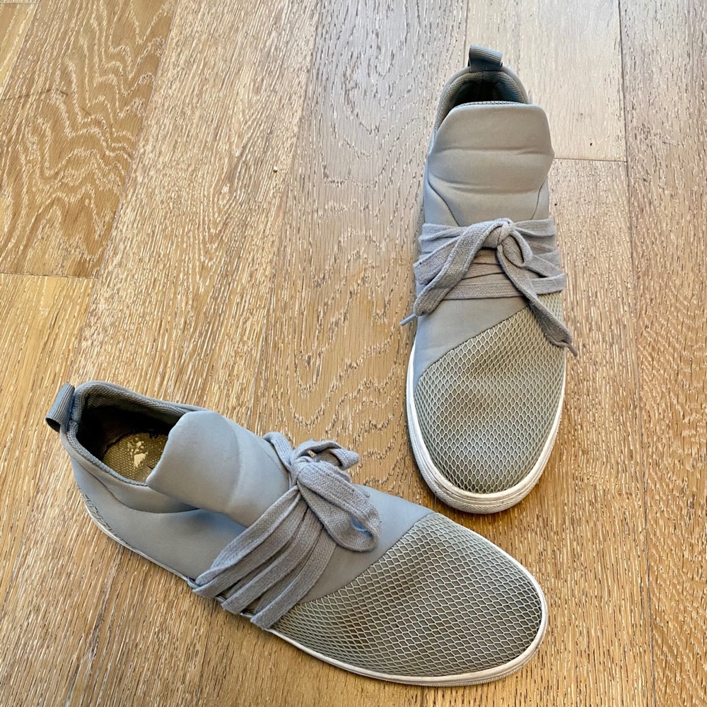 Steve Madden Sneakers !!SOLD!!